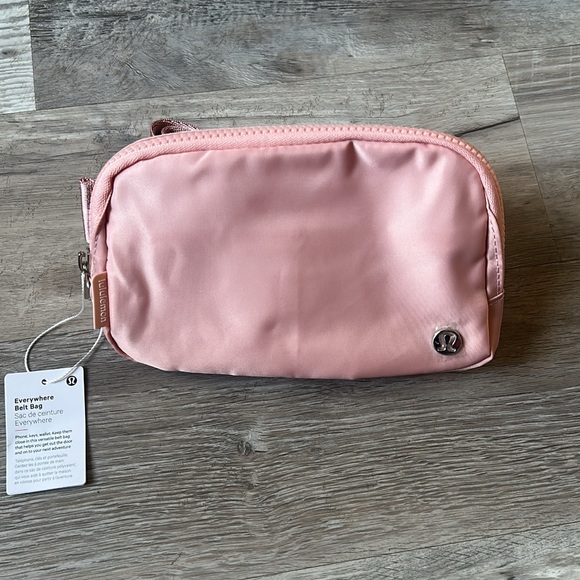 lululemon athletica Handbags - Lululemon Everywhere Belt Bag 1L - Pink Pastel - NWT - Same Day Shipping 🎉🚀